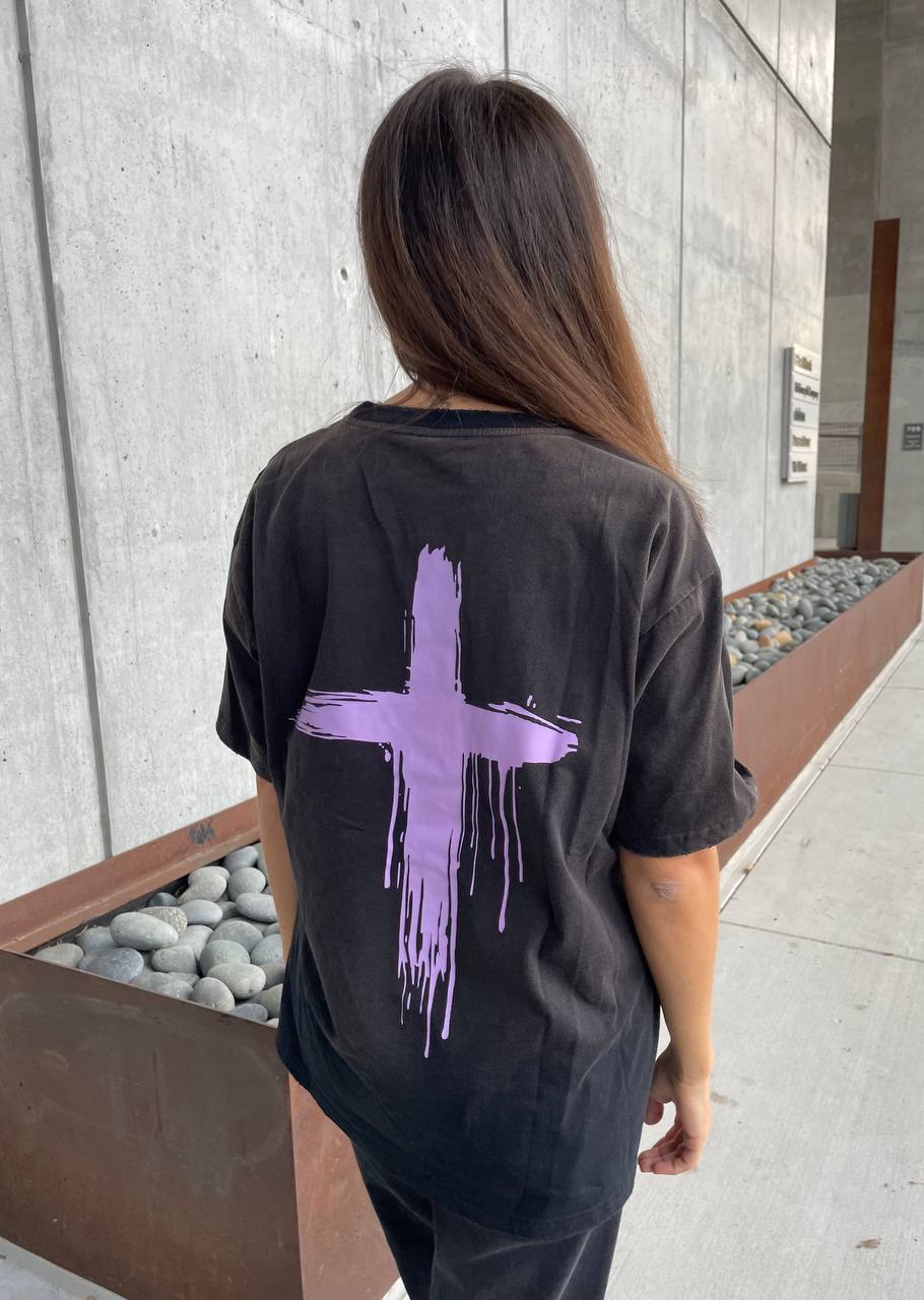 Color Cross Logo Painted Model T-shirt